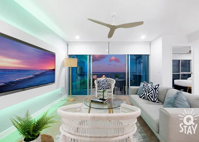 Luxurious 3 Bed Executive Sub Penthouse With Ocean View At Chevron Renaissance - Q Stay
