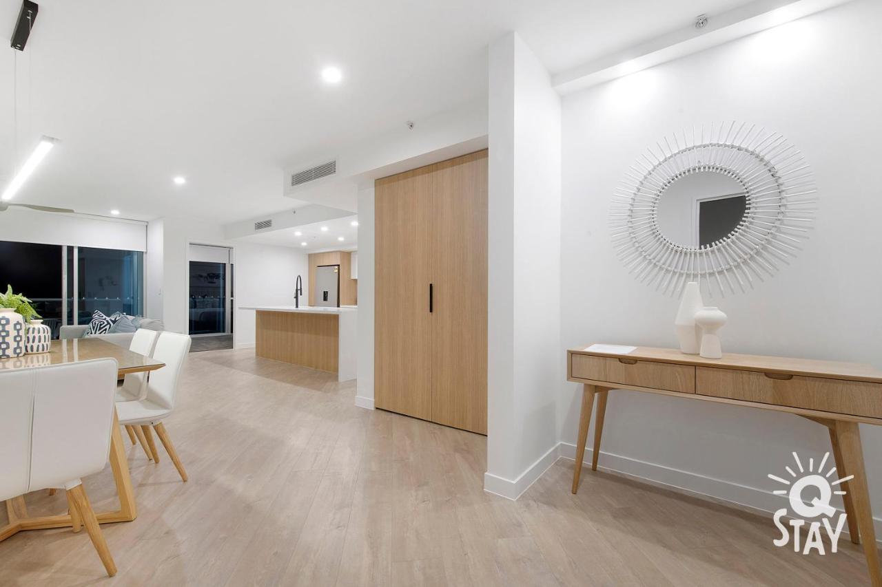 Luxurious 3 Bed Executive Sub Penthouse With Ocean View At Chevron Renaissance - Q Apartment *