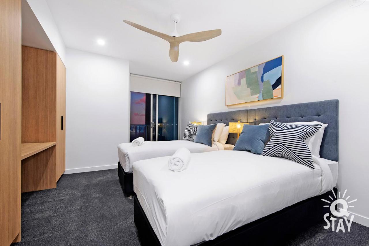 Luxurious 3 Bed Executive Sub Penthouse With Ocean View At Chevron Renaissance - Q Apartment Gold Coast